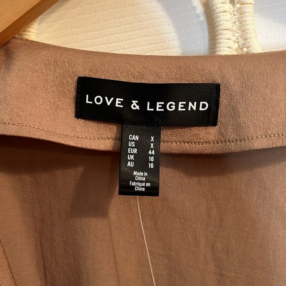 LOVE AND LEGEND wrap Blouse women’s X tan ruffle sleeve satin finish - Picture 2 of 6